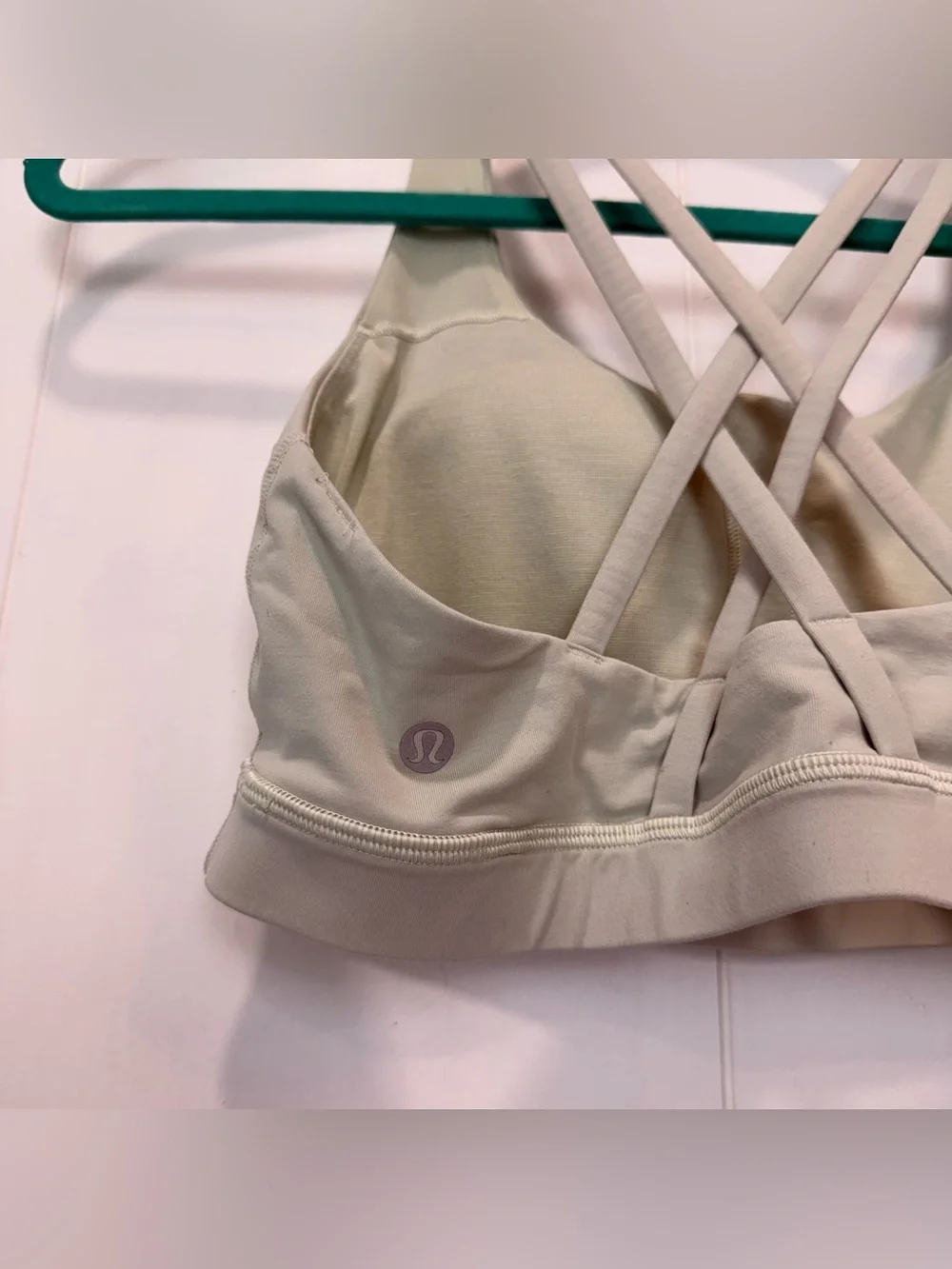 Lululemon Light Green Energy Sports Bra Size 8